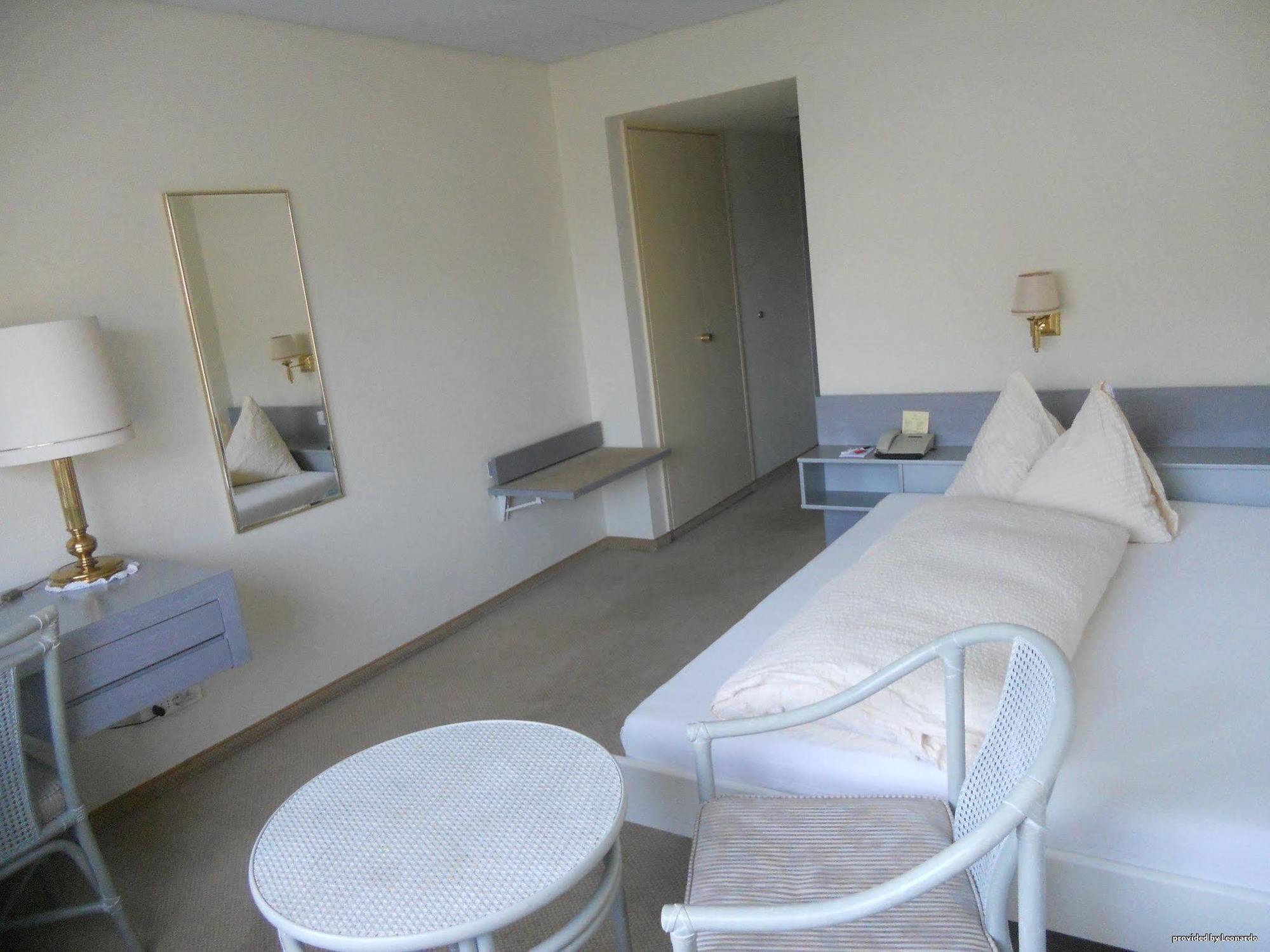 B-Smart Hotel Schoenenwerd Aarau Dış mekan fotoğraf